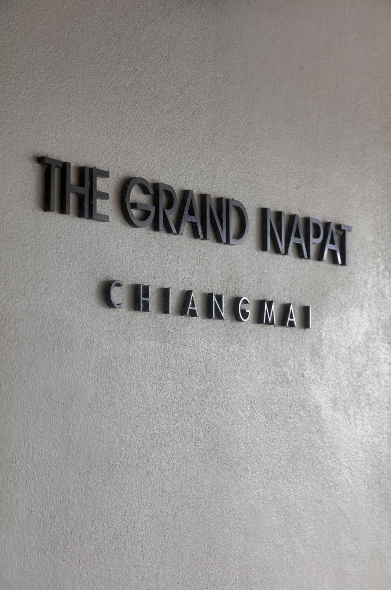 The Grand Napat Aparthotel Chiang Mai Exteriör bild